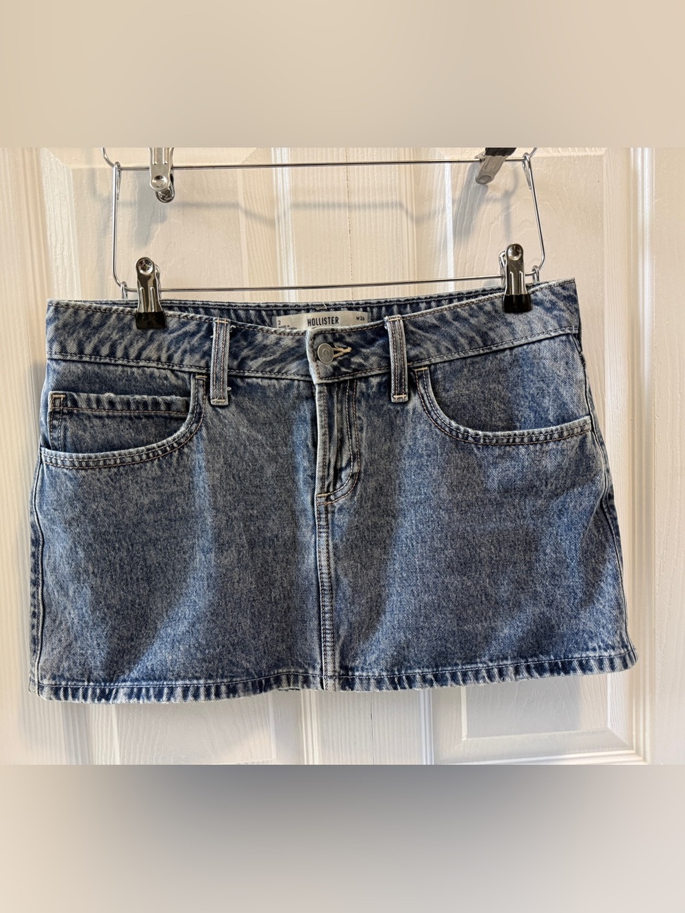 Hollister Co. blue denim mini skirt in a W26 with built in shorts